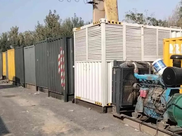 肥城200KW柴油发电机机组每小时油耗是多少？